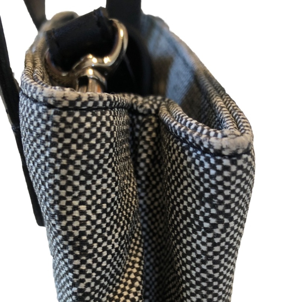 Esprit de corp black and white handbag with removable crossbody strap - Picture 14 of 14
